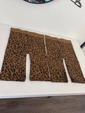 NWOT 2 pack Active USA Brown Leopard Print Bike Shorts